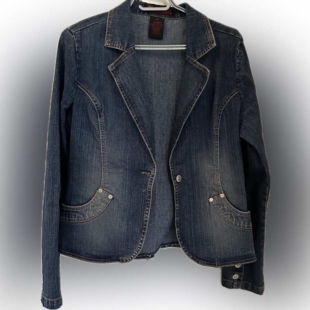 Vintage fitted style First kiss denim jacket